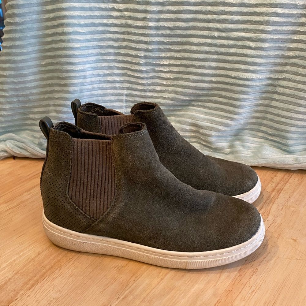 ✅Skechers Shoes Sketchers Goldie-Never Tell Canvas Boot olive green